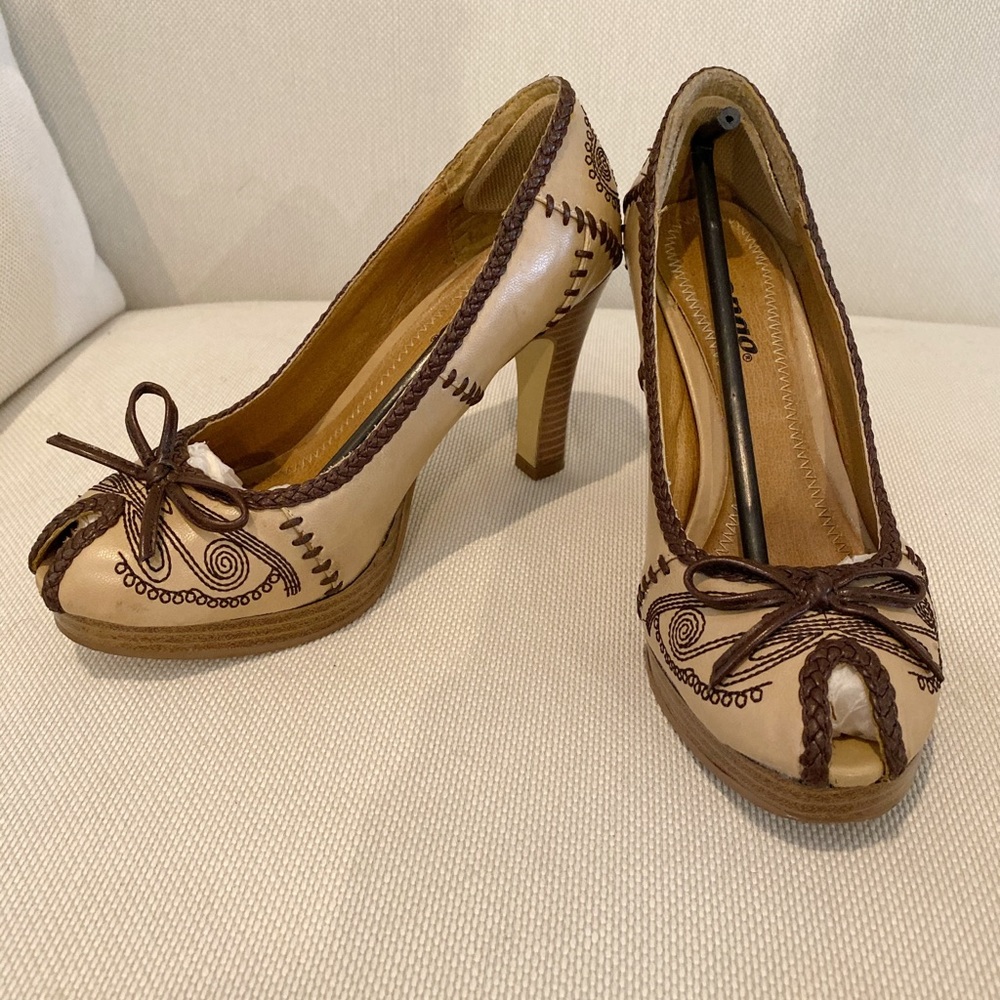 Bongo Pumps!  Super detailed Boho Pumps!